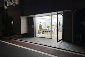 【中目黒駅4分】アパレル・ファッション関連のポップアップストアや展示会に適した目黒川沿いの貴重な路面スペース