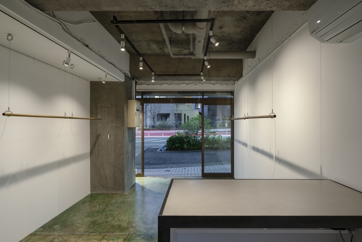 【代々木八幡駅5分】展示会やポップアップストアに最適な、渋谷区富ヶ谷の路面レンタルスペースのメイン画像