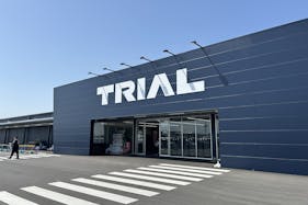 【メガセンタートライアル荒尾店】キッチンカー・食物販の出店が可能な 「Ⓓキッチンカースペース」※店舗正面右手