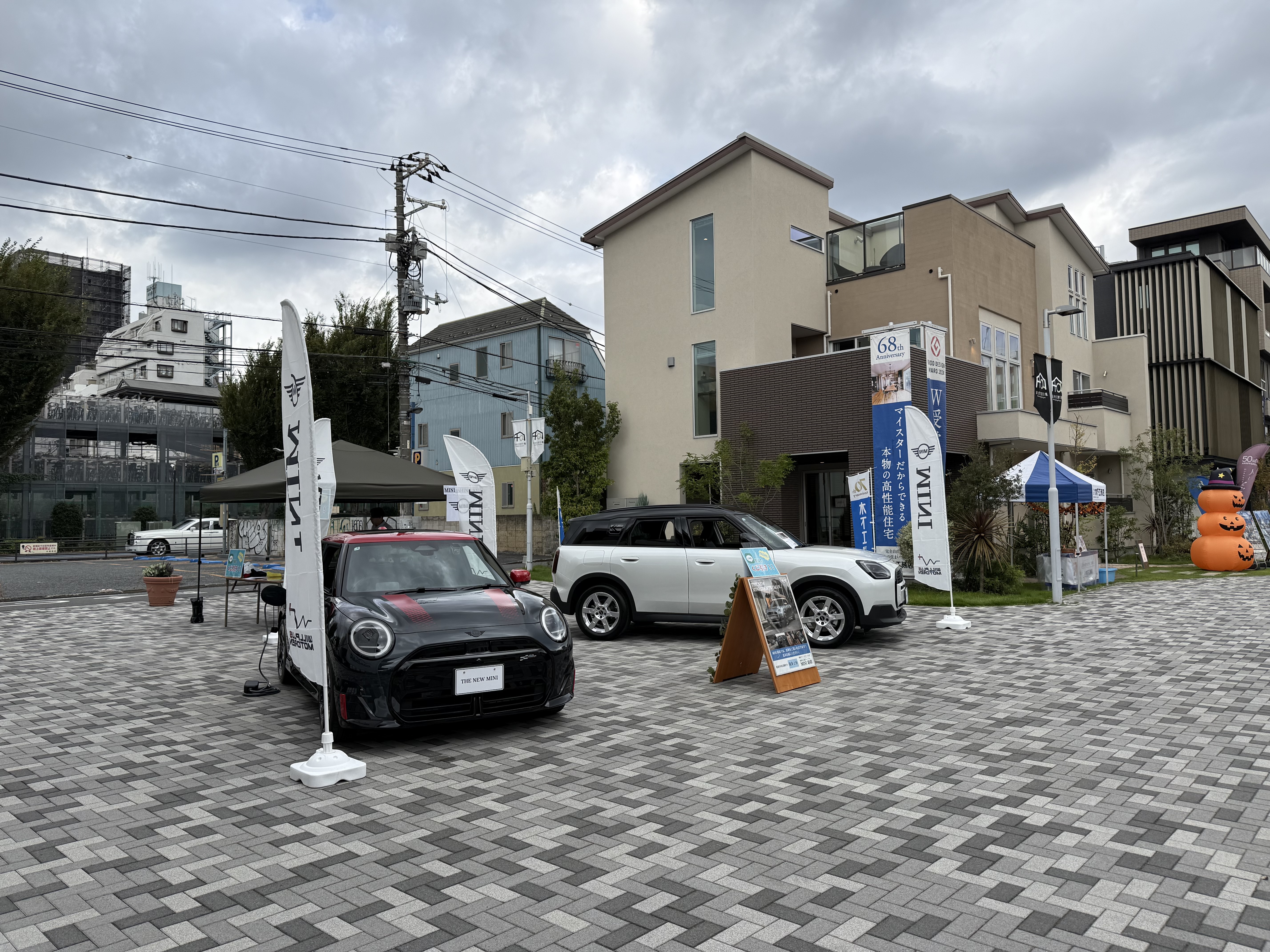 【ハウジングステージ新宿】キッチンカーやポップアップストア、プロモーションイベントに最適な住宅展示場インフォメーション前にある視認性の高いイベントスペース