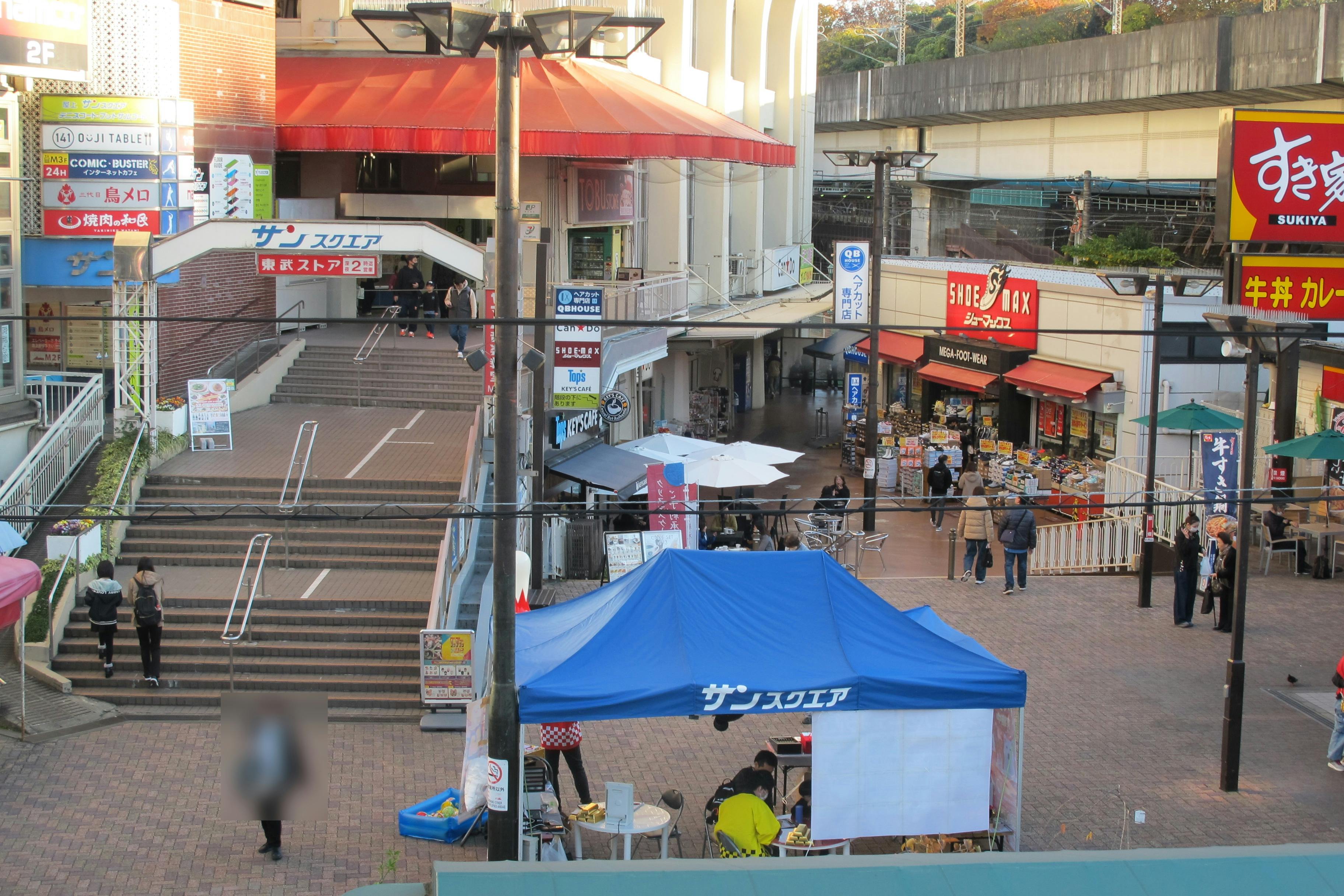 【王子駅前サンスクエア/A区画】雑貨、小物、オリジナルグッズなどのポップアップストアやプロモーションイベントに適した駅チカの地域密着型複合商業施設の入口前イベントスペース