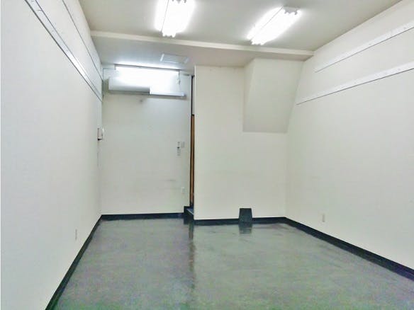 【人形町駅3分】下町情緒の残る商店街にある路面の貸店舗⑤