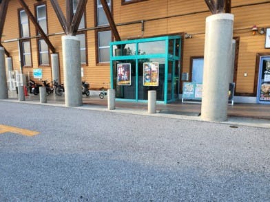 【ダイナム滋賀愛知川店ゆったり館】キッチンカーや各種プロモーションイベントでの出店に最適なアミューズメント施設のイベントスペース