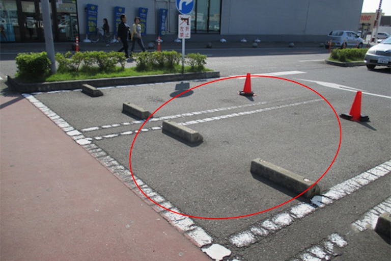 【ヨークタウン坂東】キッチンカーやPRや物販利用に適したTSUTAYA前の駐車場スペースの画像1