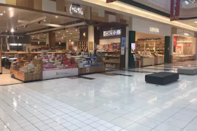 【イオンモール盛岡】1F 東側共用通路