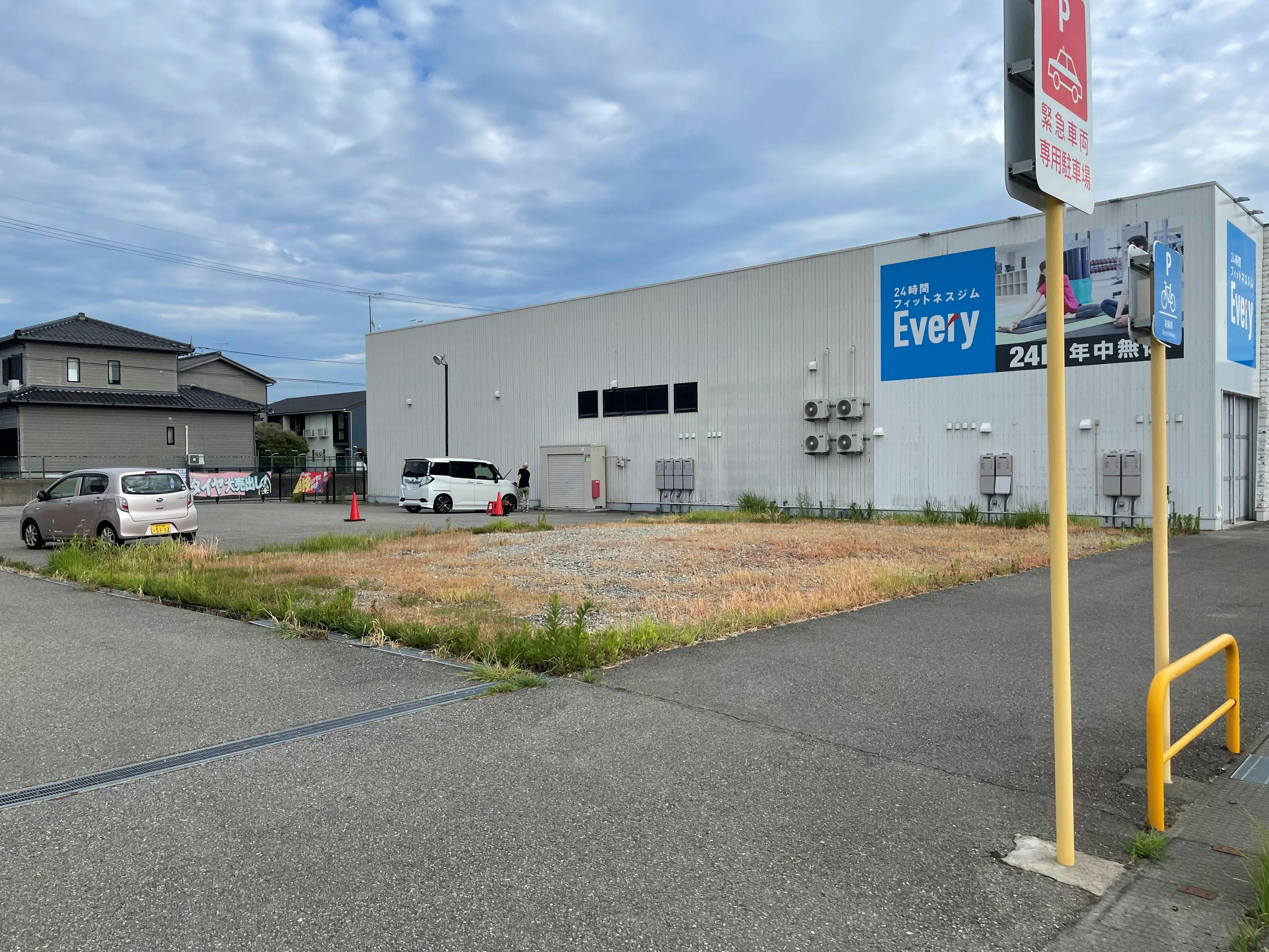 【フレスポ小松】販促プロモーションやキッチンカー等の物販イベント利用が可能なエネオス南側空地区画のスペース