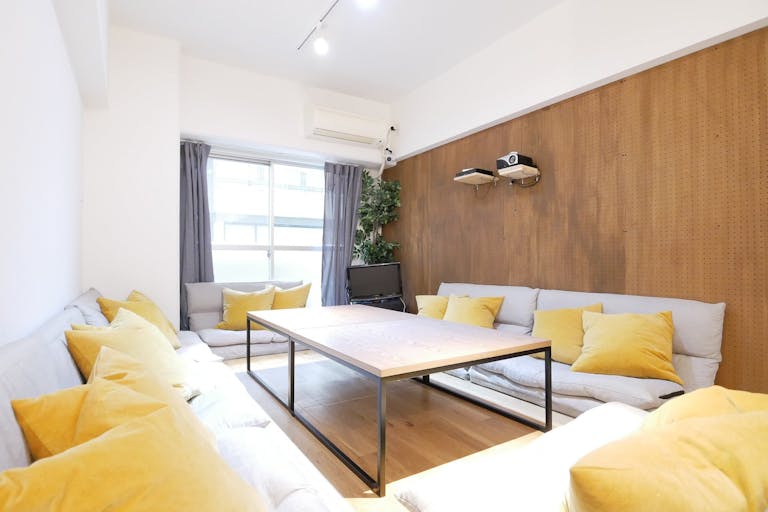 【秋葉原駅6分】ウッド調の壁面が心地よいオフサイトミーティングやワークショップに適したイベントスペースの画像7