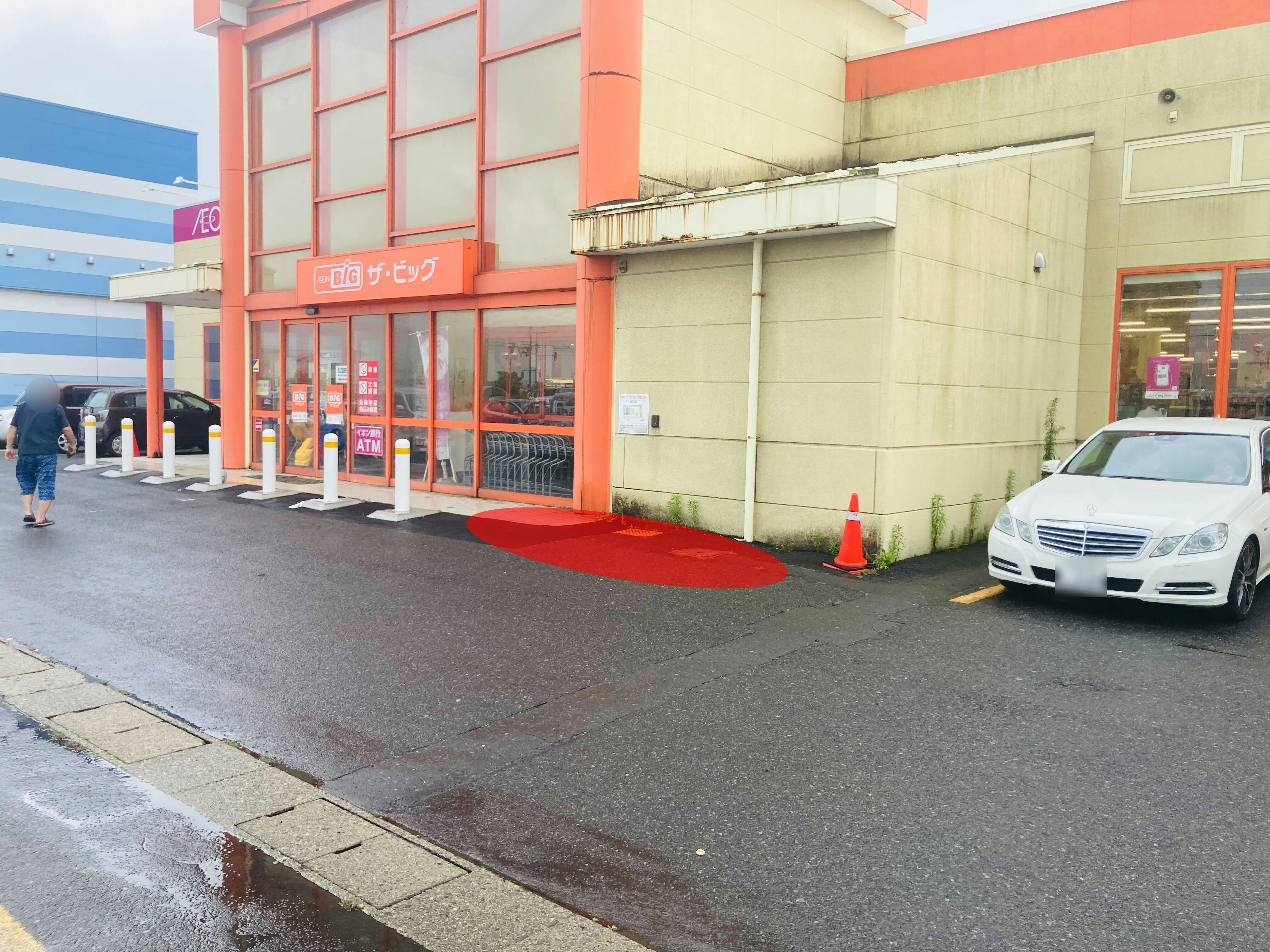 【ザ・ビッグ能代高塙店】各種プロモーションイベントに最適な店舗前にある屋外イベントスペース