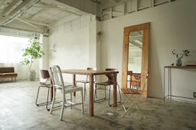 【天満橋駅8分】撮影や展示会に最適な自然光が入り込むナチュラルな内装が特徴のスタジオ