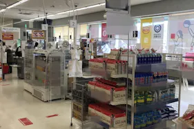 【西友 御代田店】レジ横入口前 プロモーション用途や物販、食物販のポップアップストアに最適なスーパー店内催事イベントスペース
