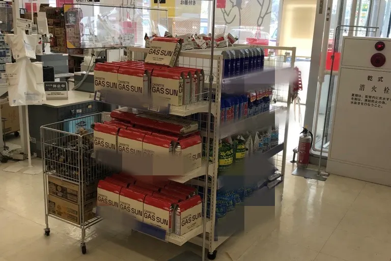 【西友 御代田店】レジ横入口前 プロモーション用途や物販、食物販のポップアップストアに最適なスーパー店内催事イベントスペース