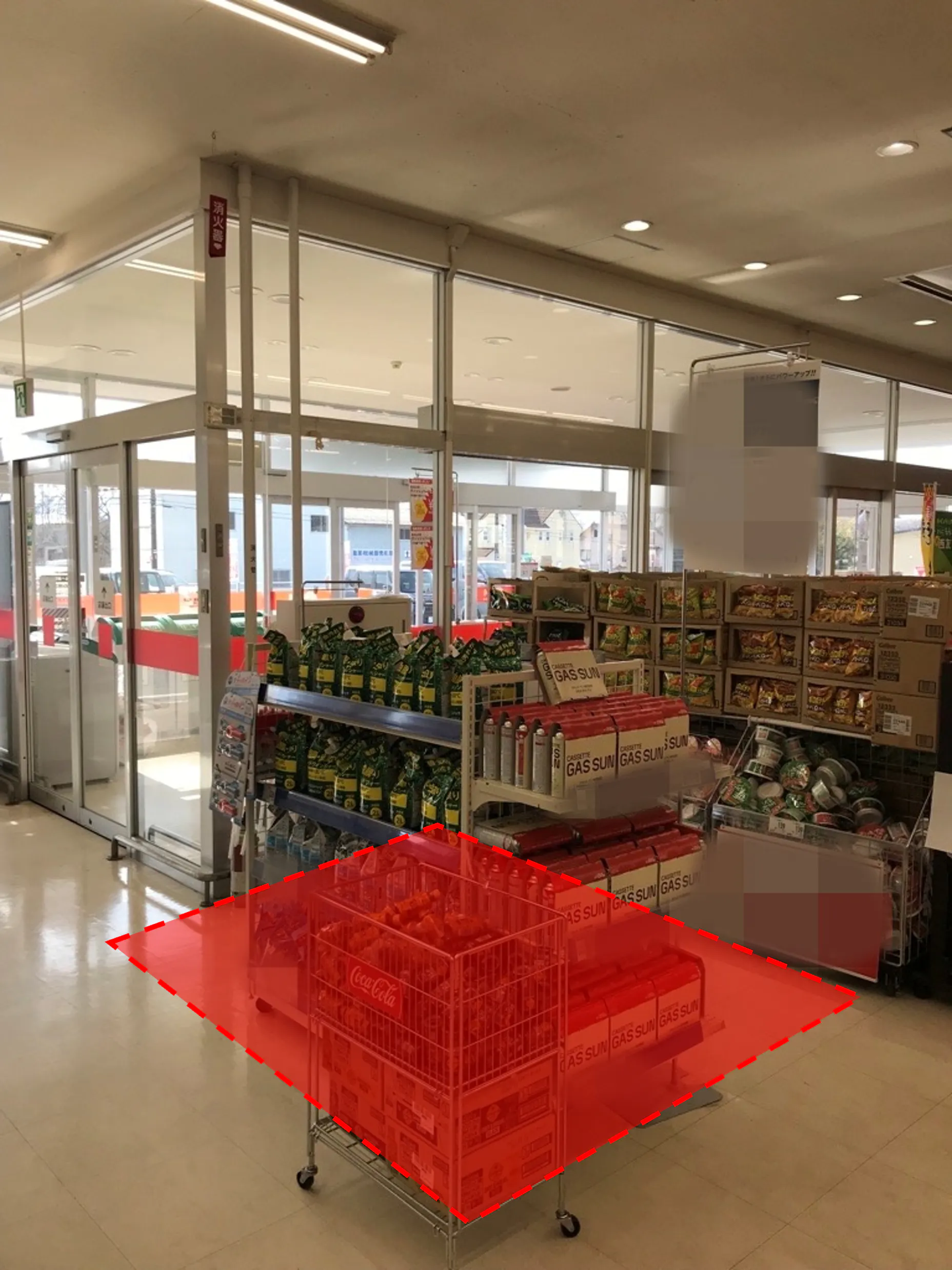 【西友　御代田店】レジ横入口前　プロモーション用途や物販、食物販のポップアップストアに最適なスーパー店内催事イベントスペース