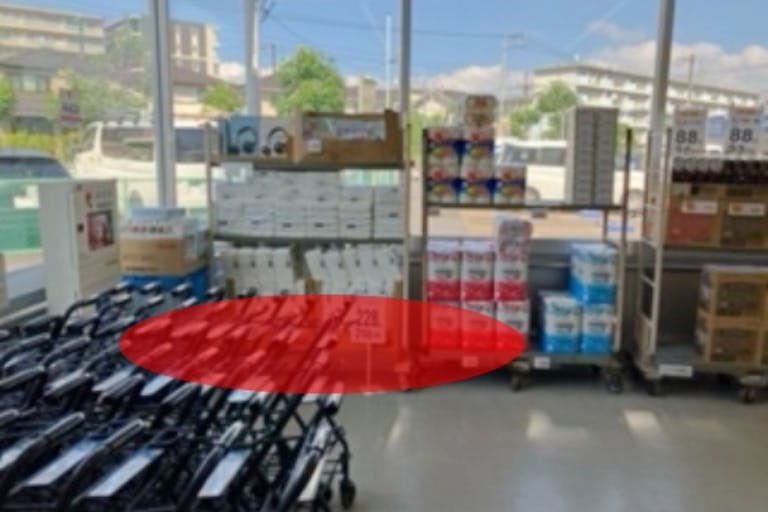 【ビッグ・エー千葉高浜店】各種プロモーションイベントや食物販での出店に最適な風除室スペースの画像1