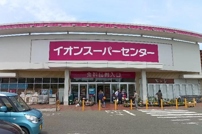 【イオンスーパーセンター陸前高田店】食品側入口風除室 販促プロモーションに最適なスーパー店内催事イベントスペース