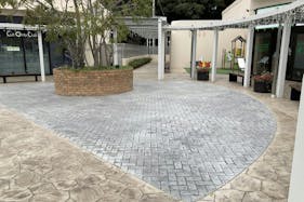 【ミスターマックス おゆみ野店】中央広場(キッチンカー小型) キッチンカーや物販用途に最適な総合ディスカウントストアの催事イベントスペース