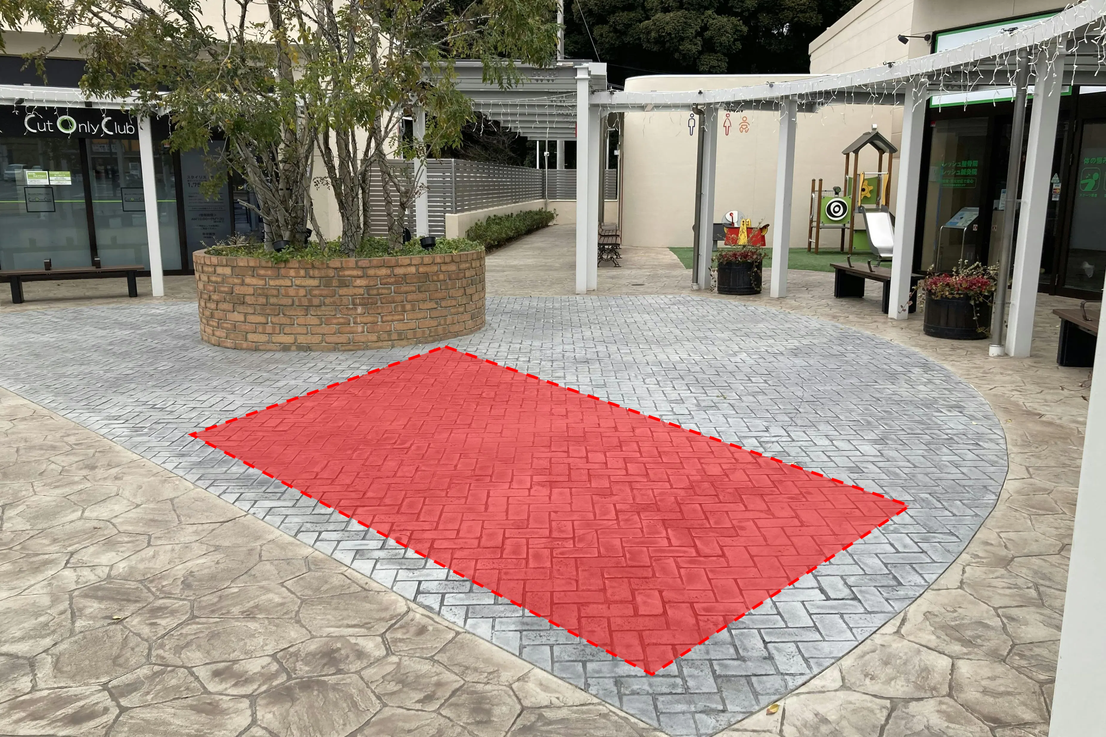 【ミスターマックス おゆみ野店】中央広場(キッチンカー小型) キッチンカーや物販用途に最適な総合ディスカウントストアの催事イベントスペース