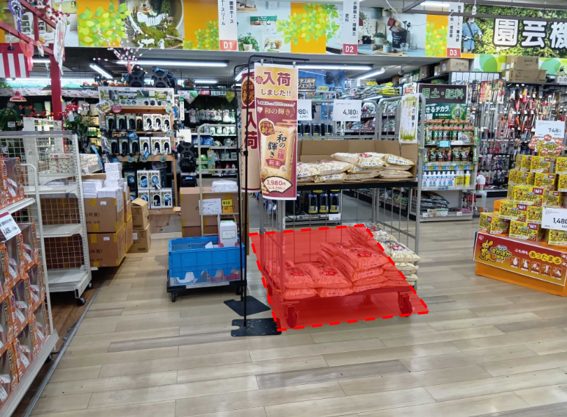 【ユニディ川口店】入り口付近　メイン動線前のプロモーション、食物販の出店に最適な催事イベントスペース