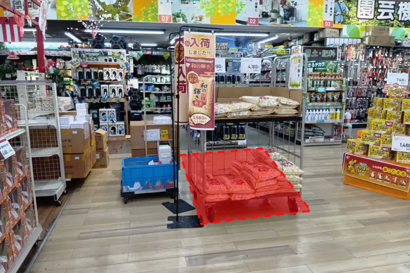 【ユニディ川口店】入り口付近 メイン動線前のプロモーション、食物販の出店に最適な催事イベントスペース