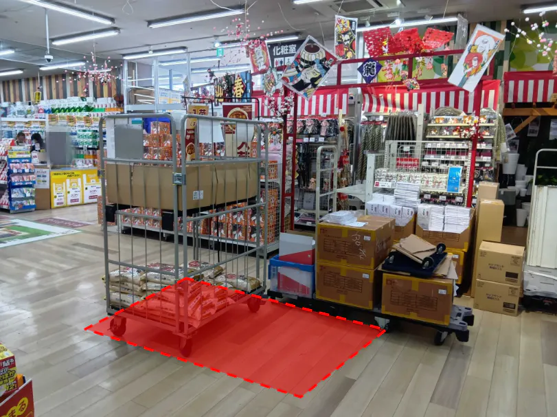 【ユニディ川口店】入り口付近 メイン動線前のプロモーション、食物販の出店に最適な催事イベントスペース