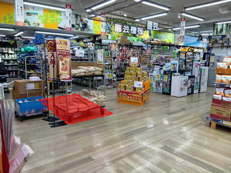 【ユニディ川口店】入り口付近　メイン動線前のプロモーション、食物販の出店に最適な催事イベントスペース