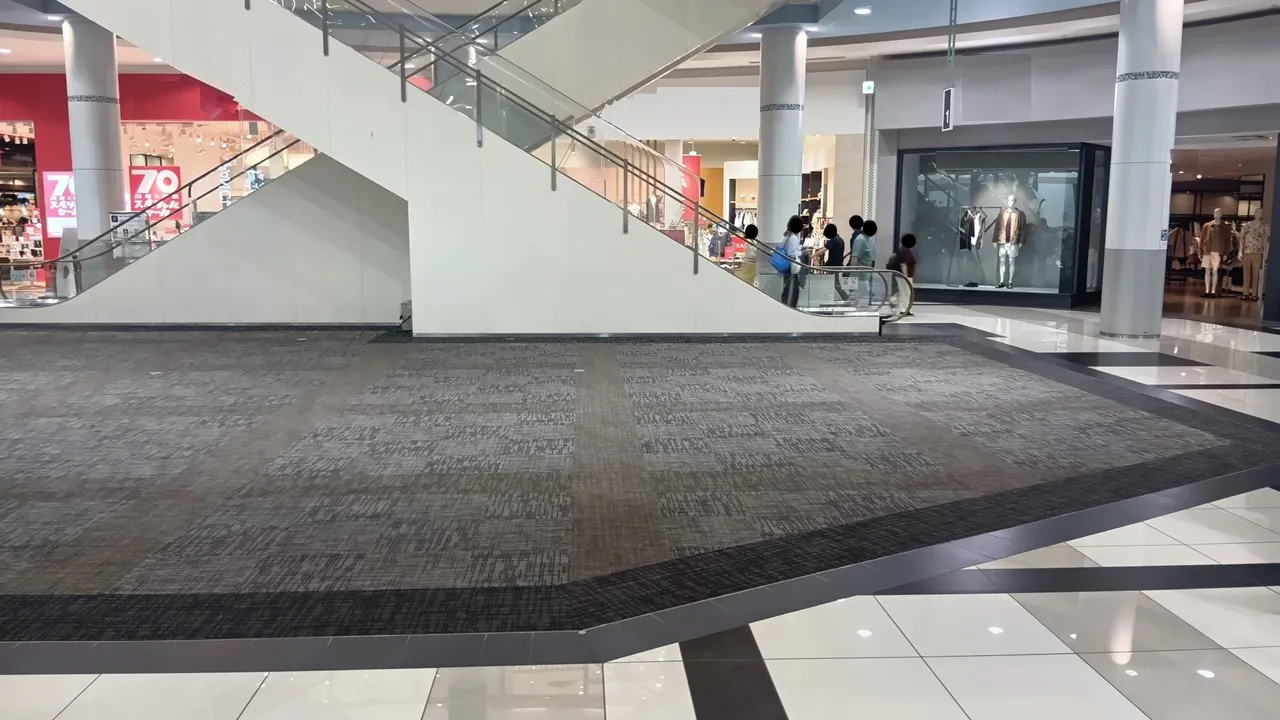 【イオンモール広島府中】1階 スターギャラリー