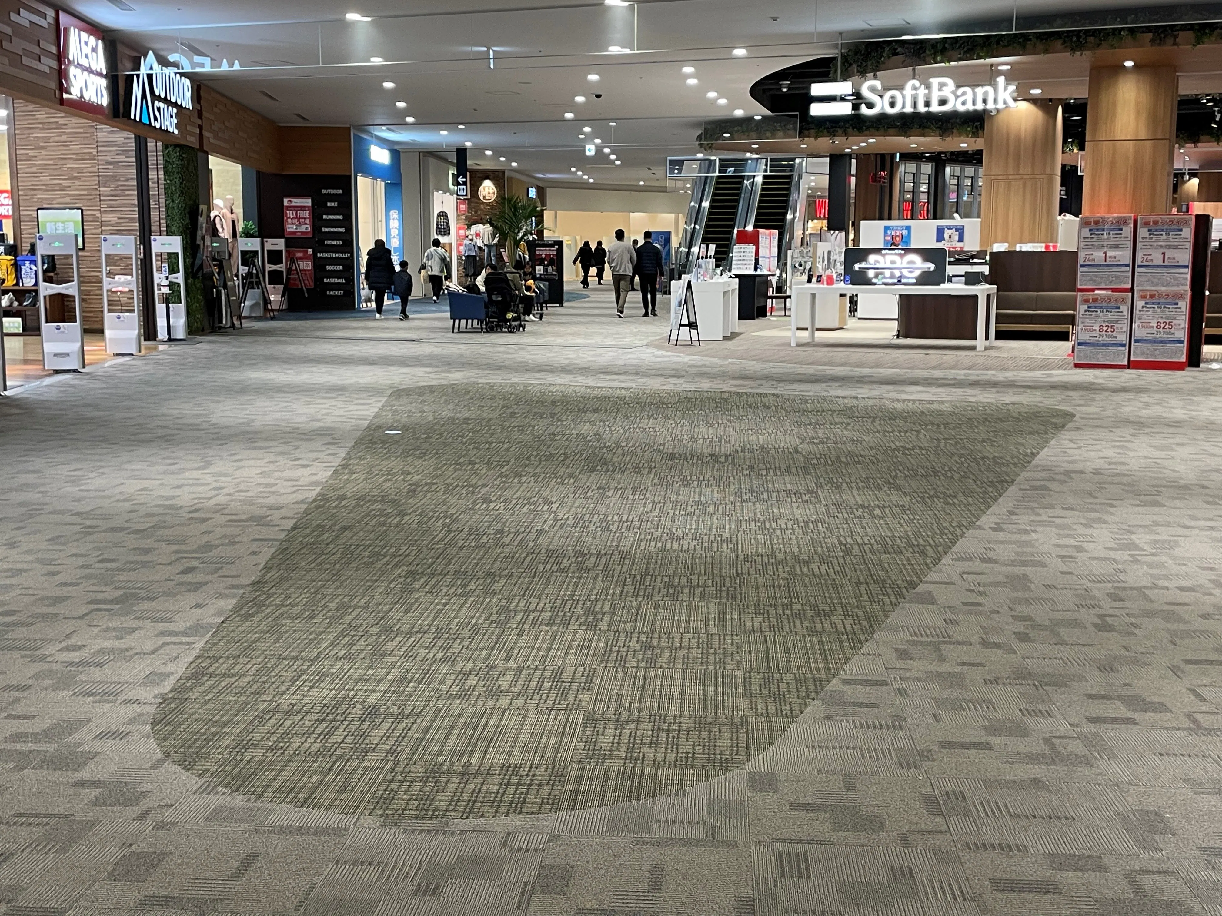 【イオンモール常滑】セントラルブリッジB (メガスポーツ前)