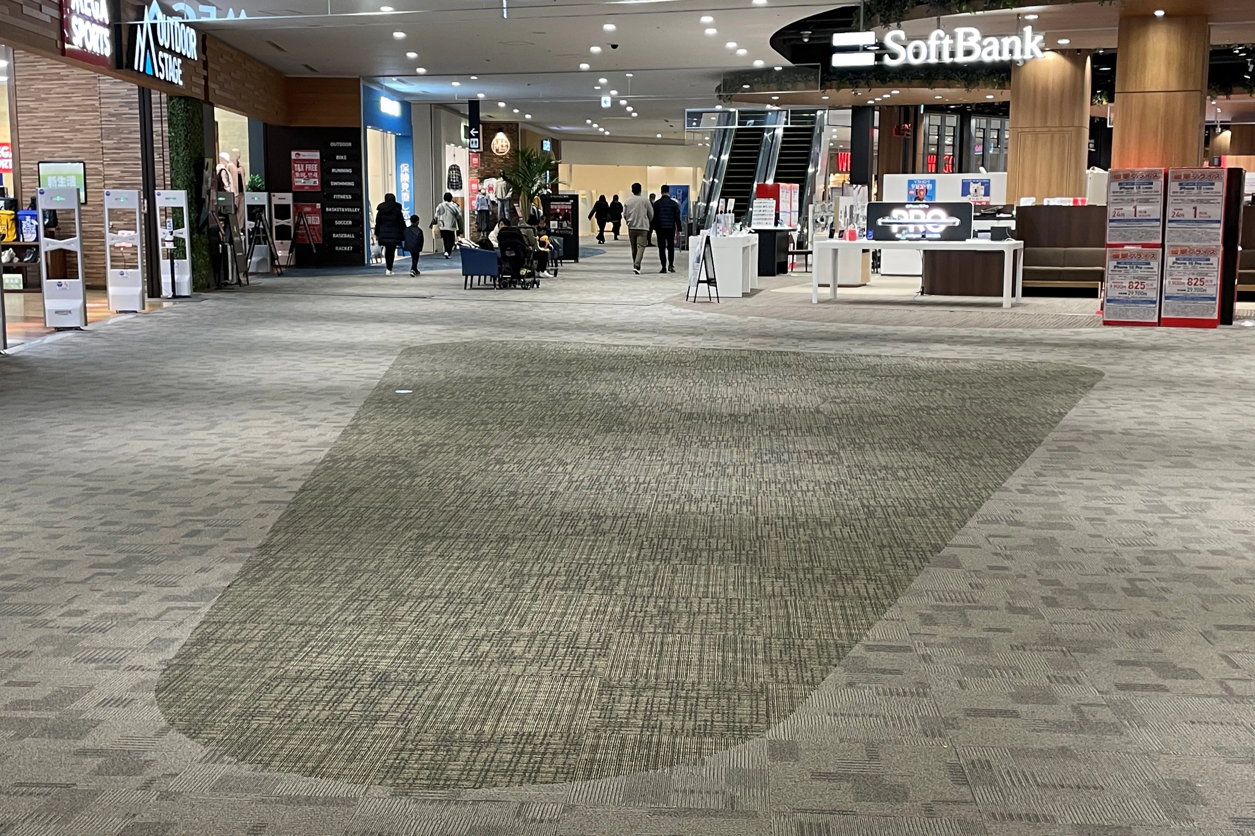 【イオンモール常滑】セントラルブリッジB (メガスポーツ前)