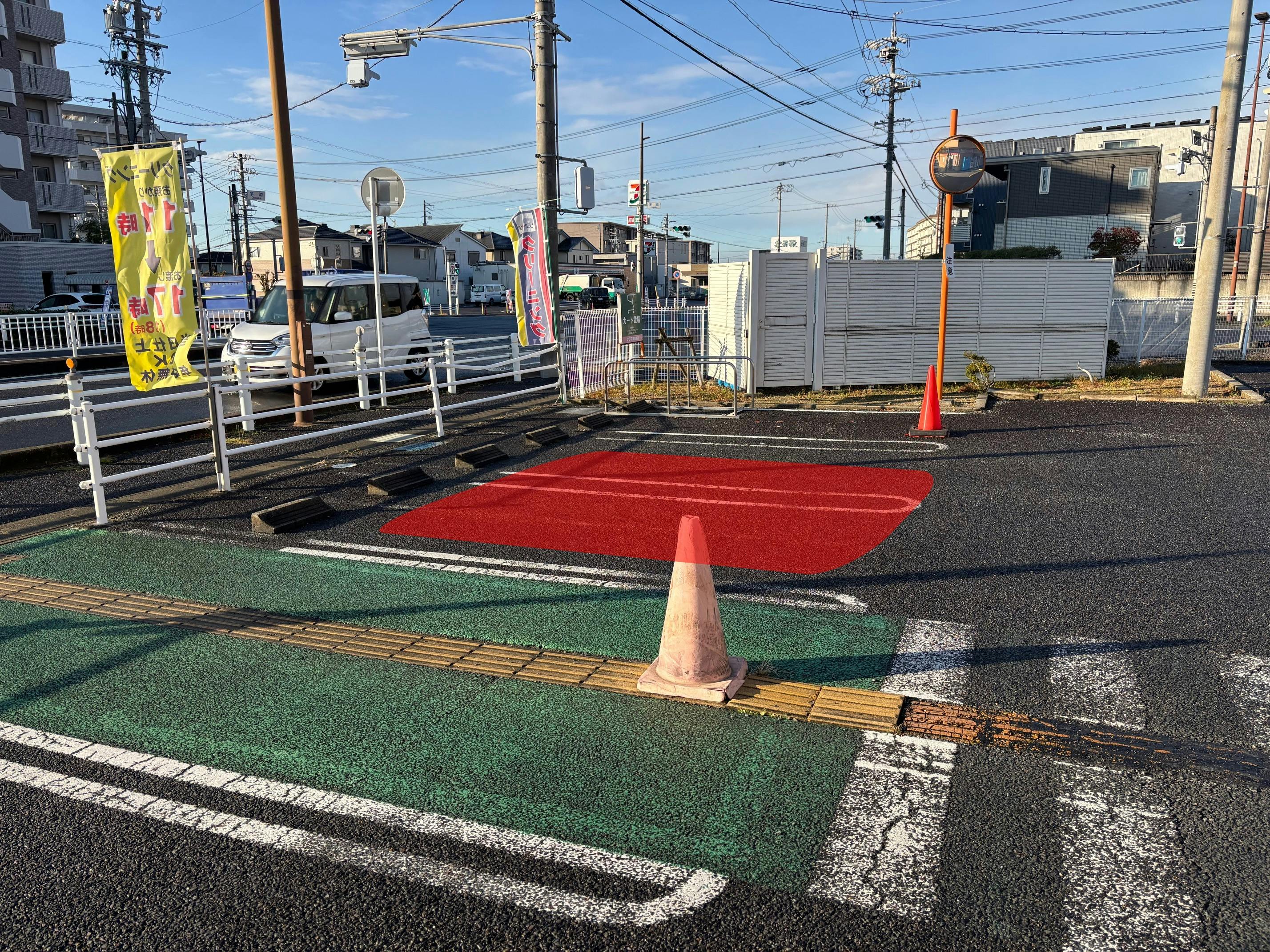 【ナフコトミダ尾張旭店】キッチンカーや販促プロモーションに最適な入口近くの駐車場スペースの画像