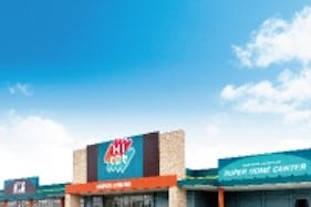 【HIヒロセスーパーコンボ菊陽店】プロモーションイベントに最適なホームセンターの風除室スペース