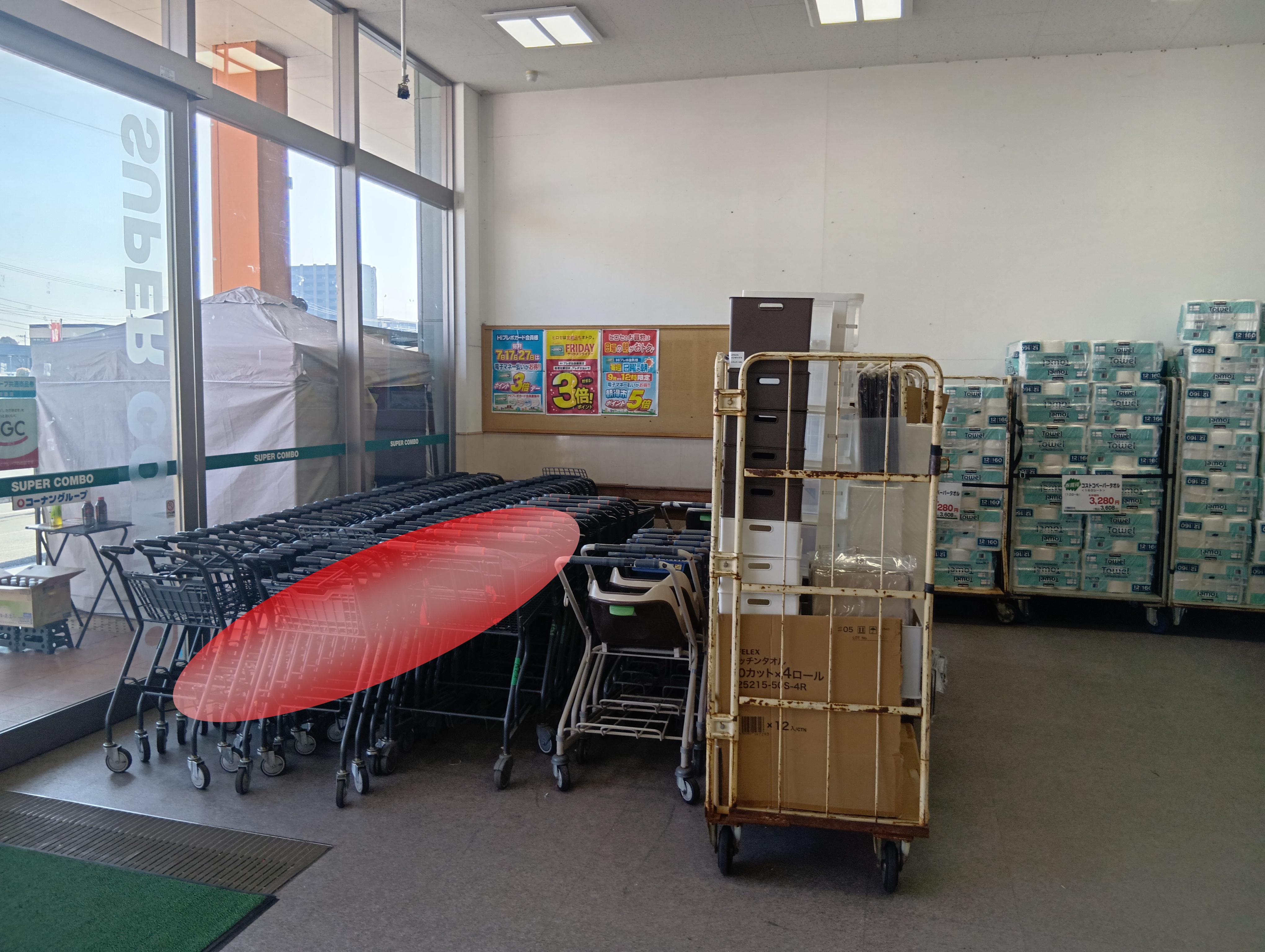 【HIヒロセスーパーコンボ菊陽店】プロモーションイベントに最適なホームセンターの食品側風除室スペース