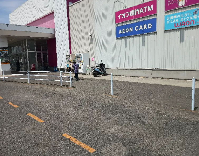 【イオン七戸十和田駅前店】【土日限定】バス停横 大型キッチンカー出店に最適なスーパー屋外催事イベントスペース