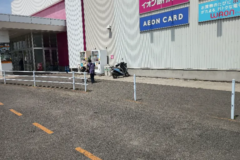 【イオン七戸十和田駅前店】【土日限定】バス停横 大型キッチンカー出店に最適なスーパー屋外催事イベントスペースの画像5