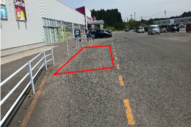 【イオン七戸十和田駅前店】【土日限定】バス停横 大型キッチンカー出店に最適なスーパー屋外催事イベントスペースの画像6