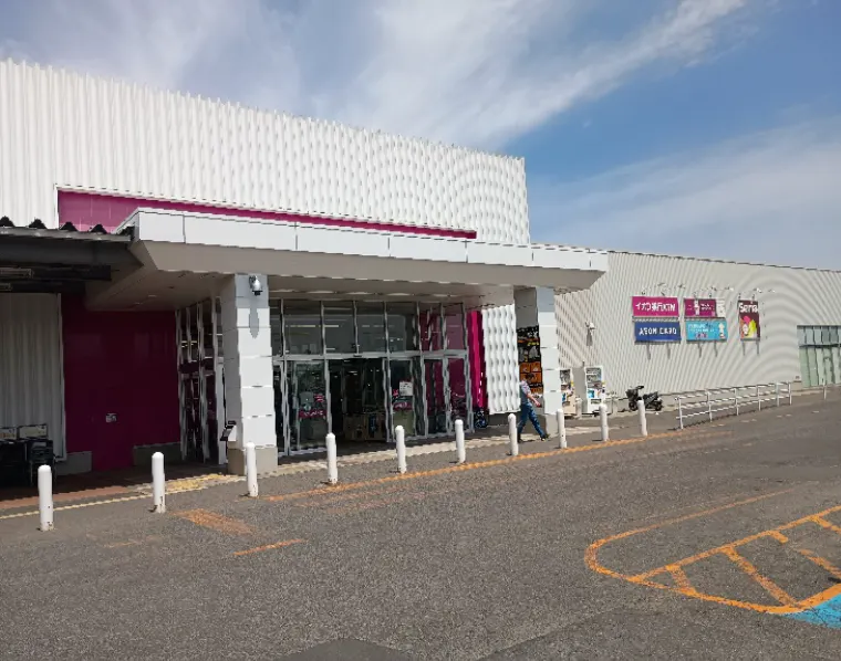 【イオン七戸十和田駅前店】【土日限定】バス停横 大型キッチンカー出店に最適なスーパー屋外催事イベントスペース