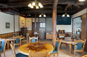 【湯布院町エリア】食物販や飲食出店に最適な温泉施設内のカフェイベントスペース