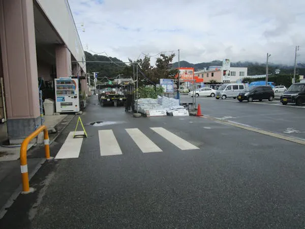 【サンデー天童南店】屋外駐車場　キッチンカーの出店に最適なホームセンター内駐車場の屋外イベントスペース