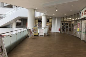 【フレスポ八潮】プロモーションに適した2階西松屋チェーン前のレンタルスペース