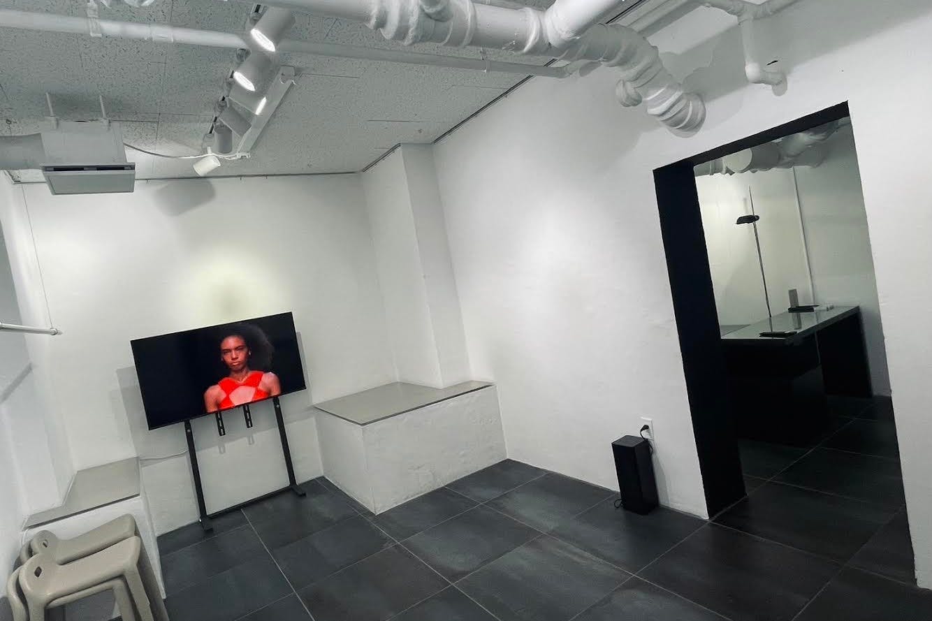 【恵比寿・広尾エリア】山種美術館徒歩1分 |デザイナーズスペース|駒沢通り沿い 好立地路面店|アパレル・撮影・展示会|大型モニター2台完備|