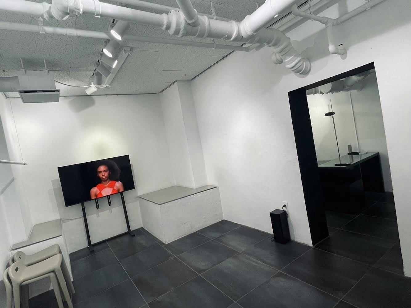 【恵比寿・広尾エリア】山種美術館徒歩1分 |デザイナーズスペース|駒沢通り沿い 好立地路面店|アパレル・撮影・展示会|大型モニター2台完備|の画像