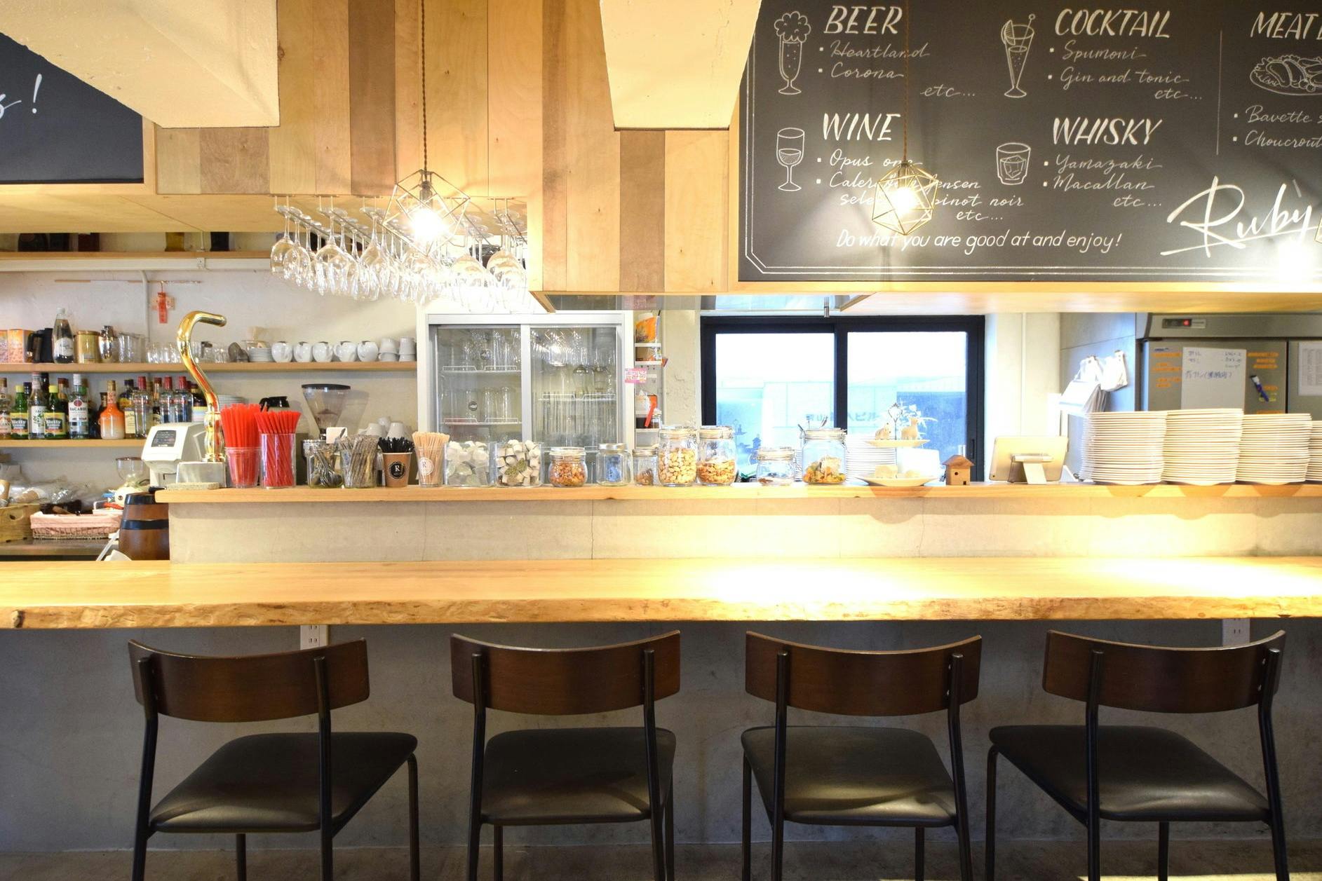 【表参道駅6分】 動画やスチール撮影に最適なレンガ壁の外観が特徴的な路面レンタルスペース