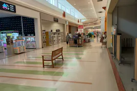 【イオンスーパーセンター十和田】専門店北入口横 ② 販促プロモーションや物販に最適なスーパー店内催事イベントスペース