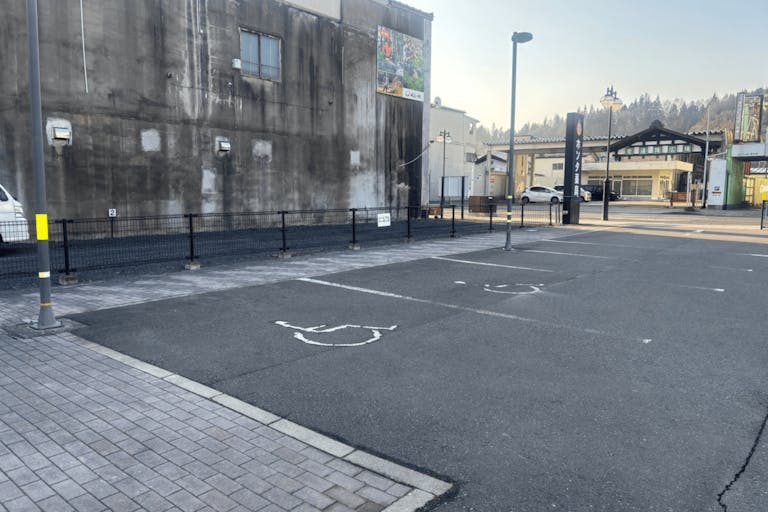 【ホソタ薬局】駐車場スペース(平日)