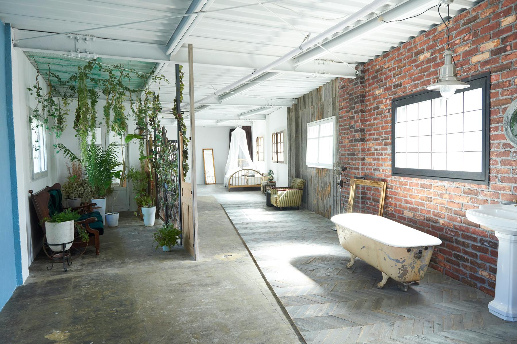 【若林駅8分】ロケや撮影会等の撮影用途、展示会に最適な自然光あふれるハウススタジオ