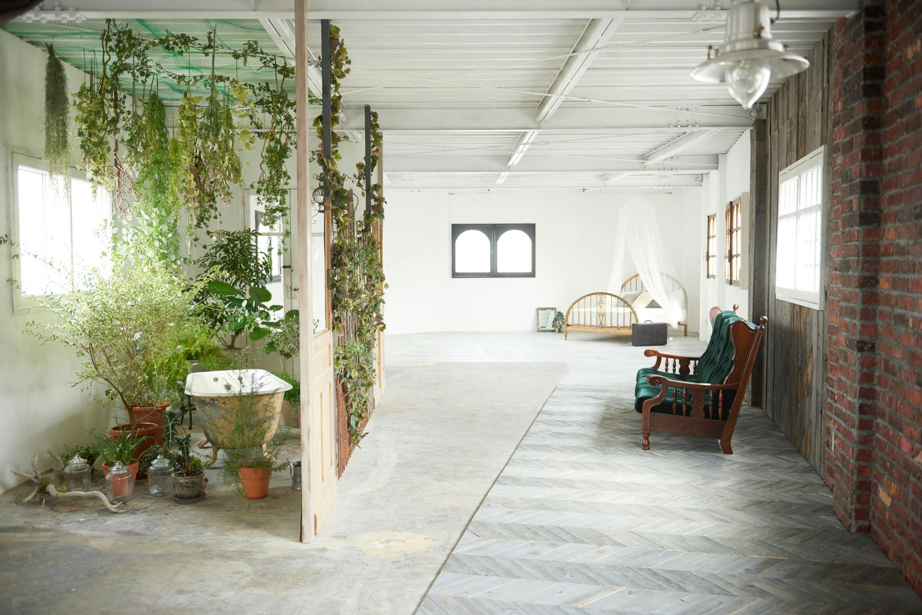 【若林駅8分】ロケや撮影会等の撮影用途、展示会に最適な自然光あふれるハウススタジオ