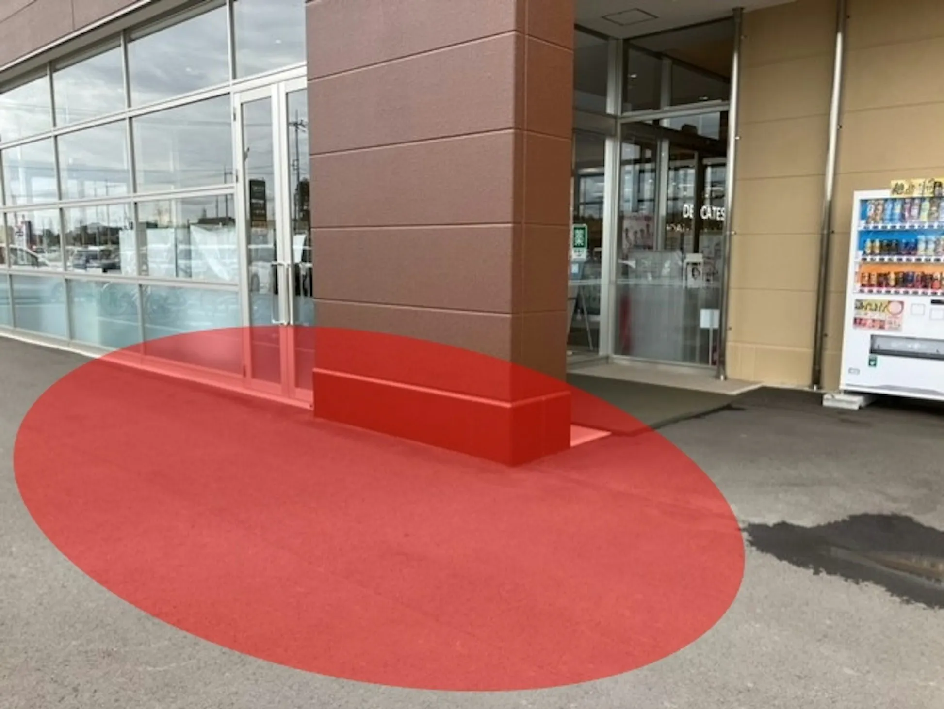 【ベイシア Foods Park 阿見店】キッチンカーや各種プロモーションに最適な屋外軒下イベントスペース