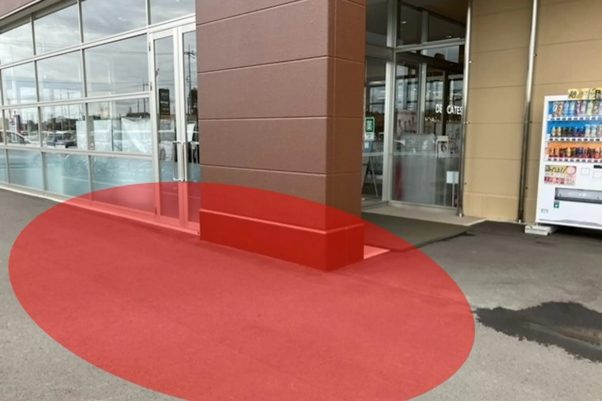 【ベイシア Foods Park 阿見店】キッチンカーや各種プロモーションに最適な屋外軒下イベントスペース