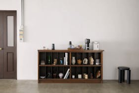 【中目黒駅5分】展示会やポップアップ・撮影に最適なシンプルな白壁と自然光が入る大きな窓が特徴のスタジオ