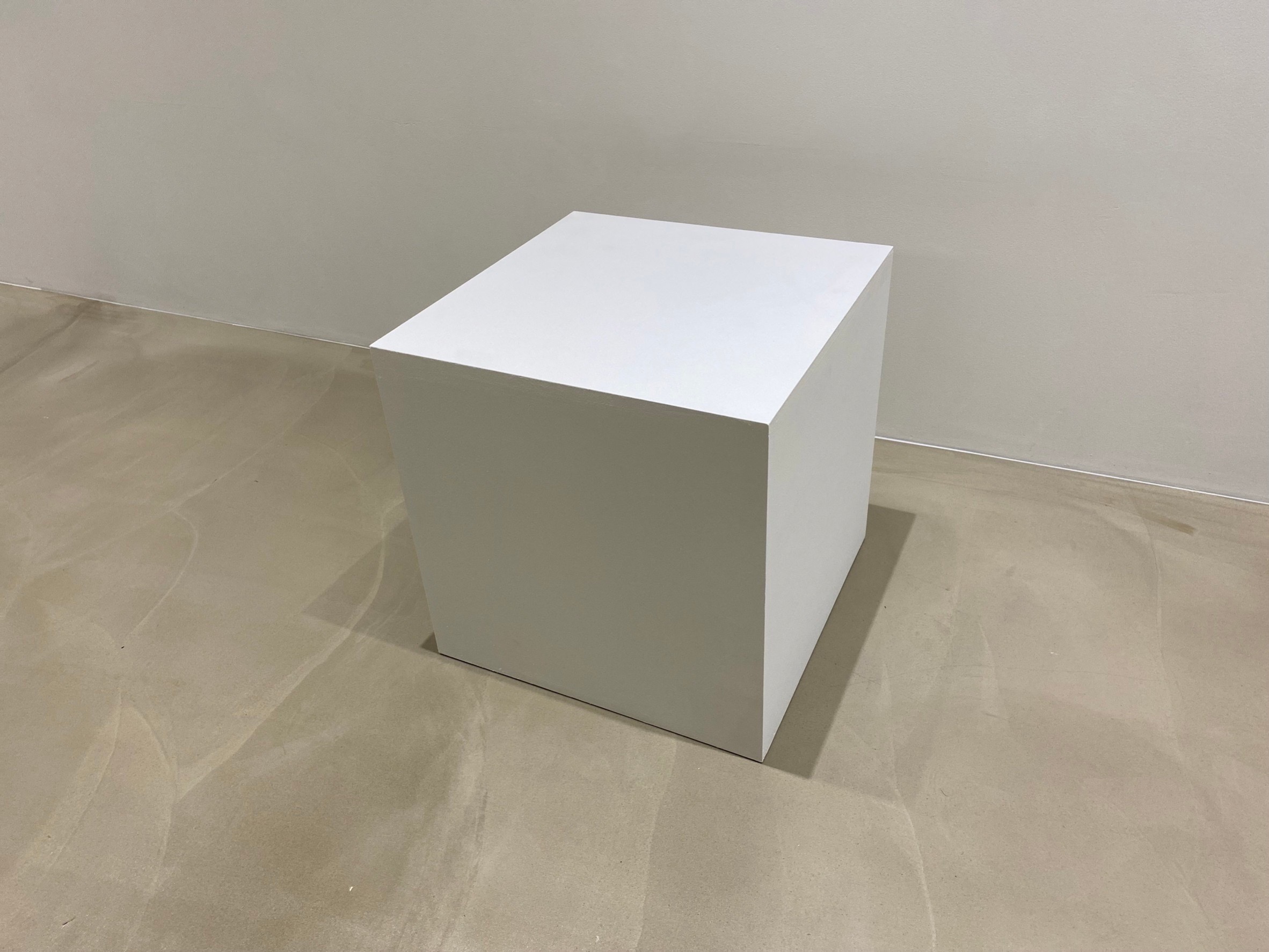 【表参道並木通りから1分／138㎡】展示会・ポップアップ・個展に最適！天井高4.7mの専用エントランスが印象的なギャラリースペース