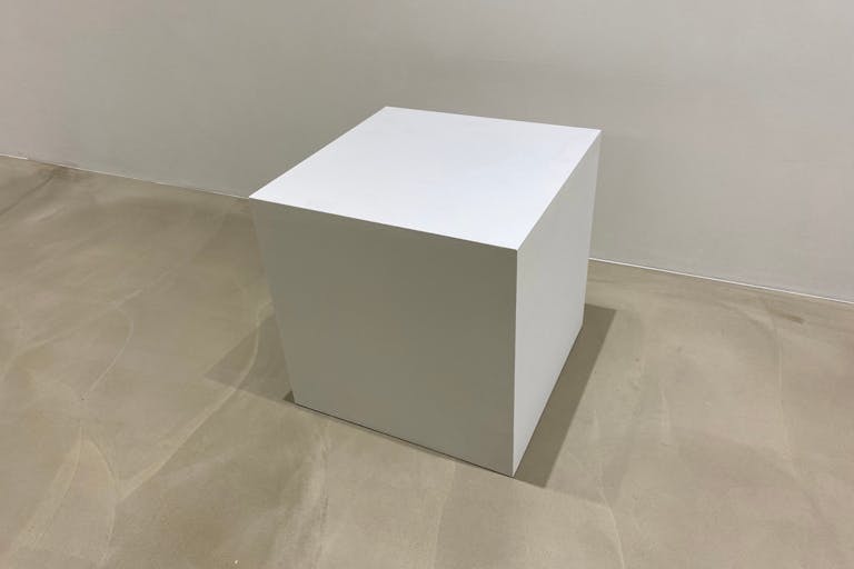 角柱(展示台)S 45 × 45 × 45cm 白 3台