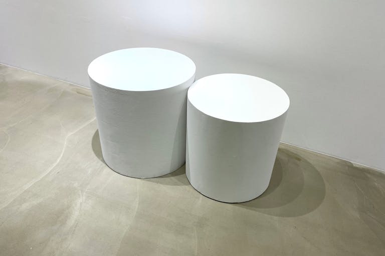 円柱(展示台) 直径45 × 高さ45cm 白 4台